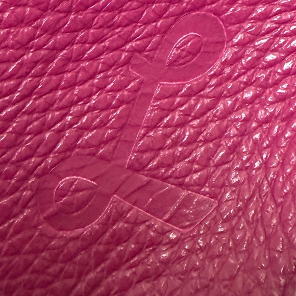 Like New! Lund Fuschia Leather Crossbody Bag - Picture 6 of 6